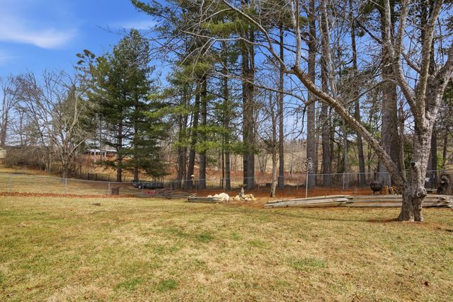 209 Courtland CIR, Galax, VA 24333