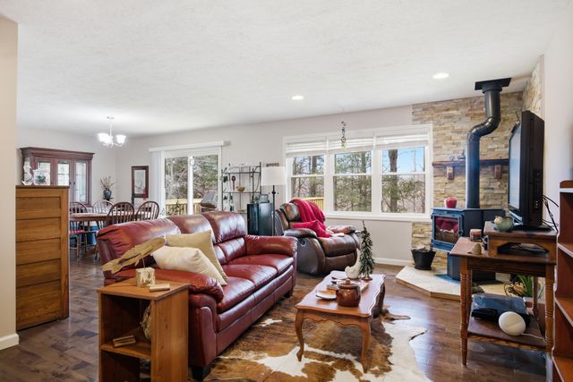 209 Courtland CIR, Galax, VA 24333