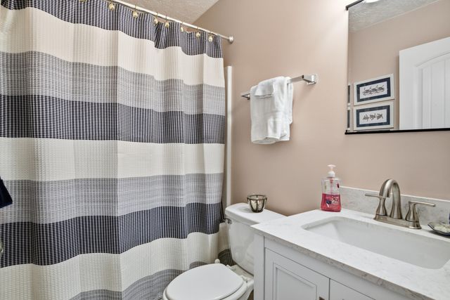 209 Courtland CIR, Galax, VA 24333