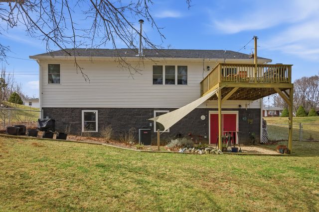 209 Courtland CIR, Galax, VA 24333