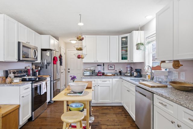 209 Courtland CIR, Galax, VA 24333