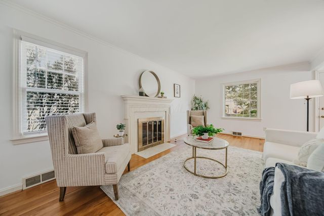 143 E Weisheimer Road, Columbus, OH 43214