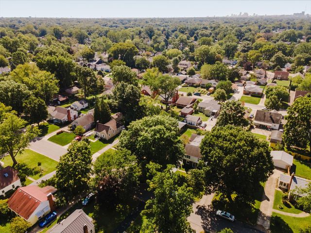 143 E Weisheimer Road, Columbus, OH 43214