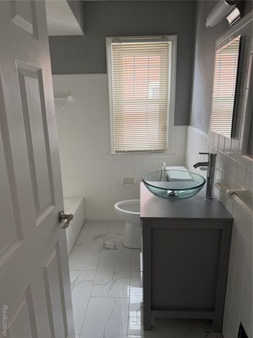 15414 Eastburn Street, Detroit, MI 48205