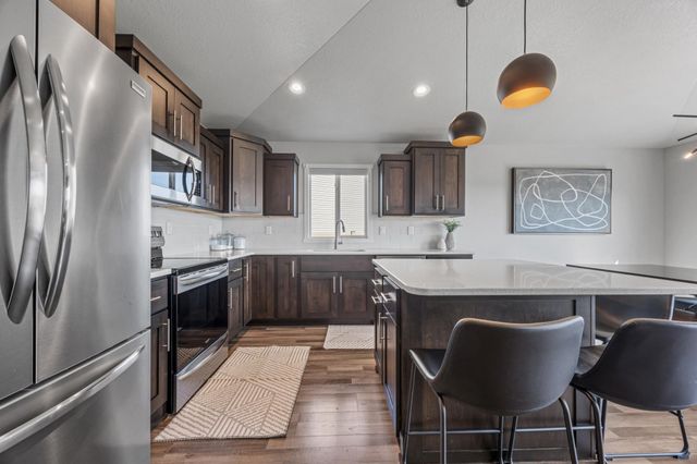 909 Ashley Drive W, West Fargo, ND 58078