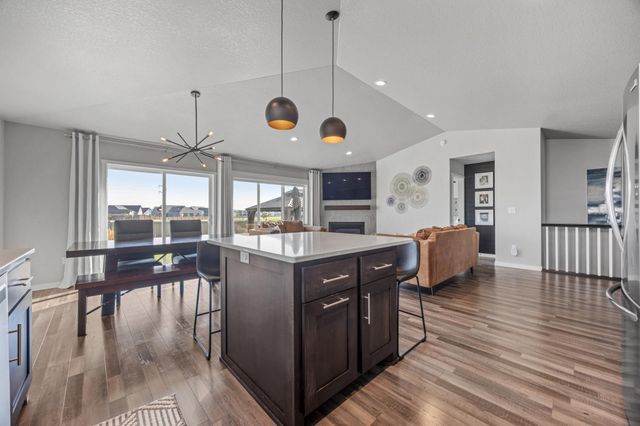 909 Ashley Drive W, West Fargo, ND 58078