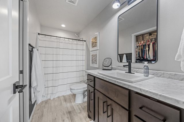 909 Ashley Drive W, West Fargo, ND 58078