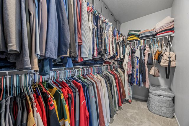 909 Ashley Drive W, West Fargo, ND 58078