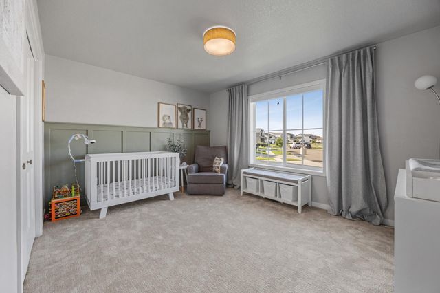 909 Ashley Drive W, West Fargo, ND 58078