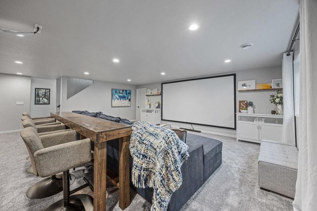 909 Ashley Drive W, West Fargo, ND 58078