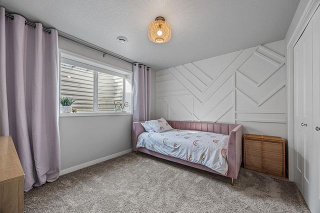 909 Ashley Drive W, West Fargo, ND 58078