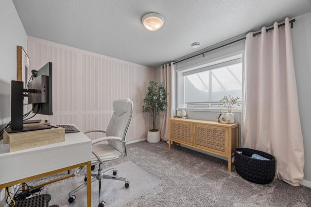 909 Ashley Drive W, West Fargo, ND 58078