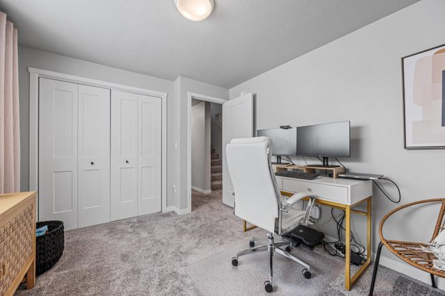 909 Ashley Drive W, West Fargo, ND 58078