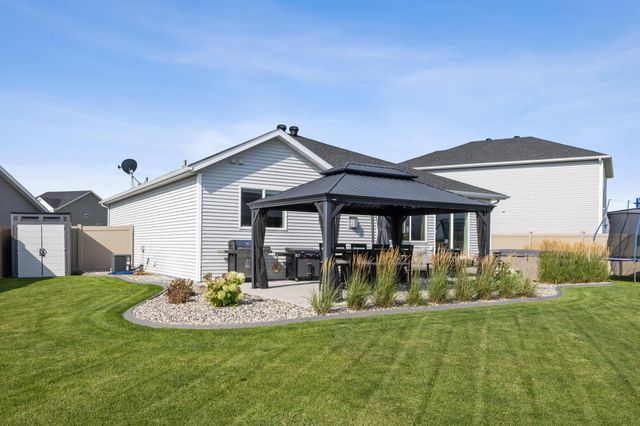 909 Ashley Drive W, West Fargo, ND 58078