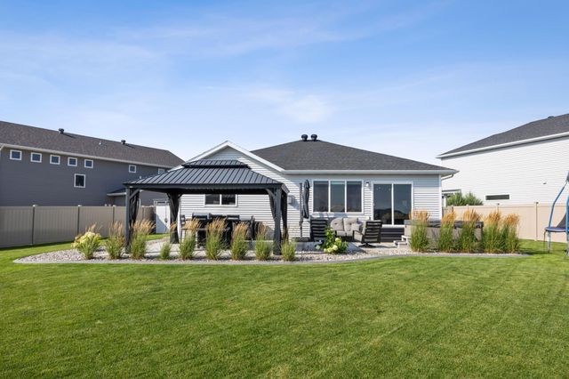 909 Ashley Drive W, West Fargo, ND 58078