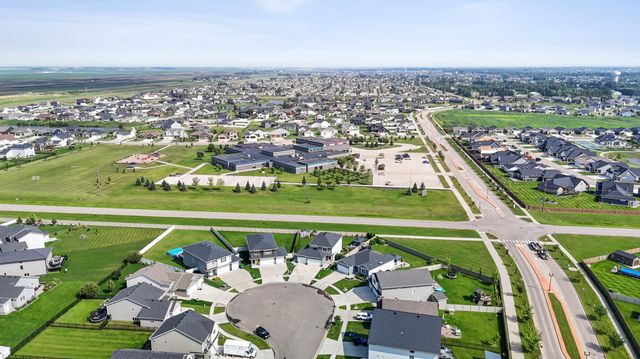 909 Ashley Drive W, West Fargo, ND 58078