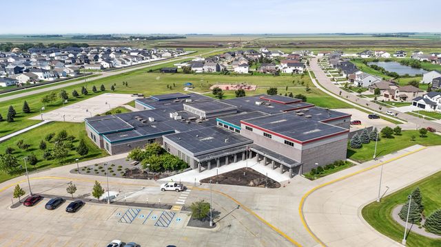 909 Ashley Drive W, West Fargo, ND 58078