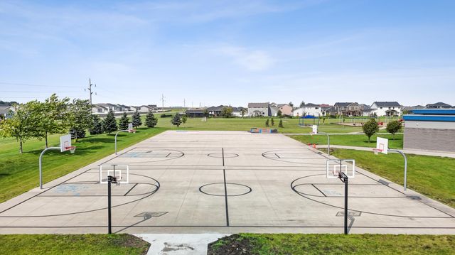 909 Ashley Drive W, West Fargo, ND 58078