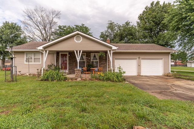 106 S Clark Street, Adrian, MO 64720