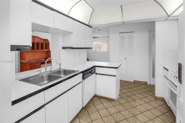 1331 Campanelli Dr, Plantation, FL 33322