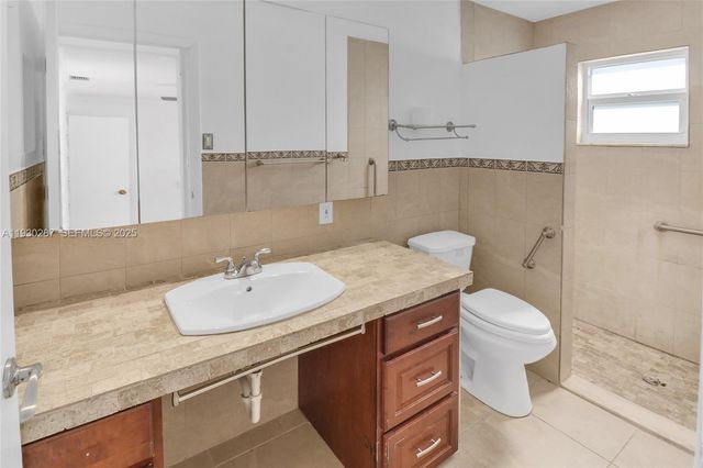 1331 Campanelli Dr, Plantation, FL 33322