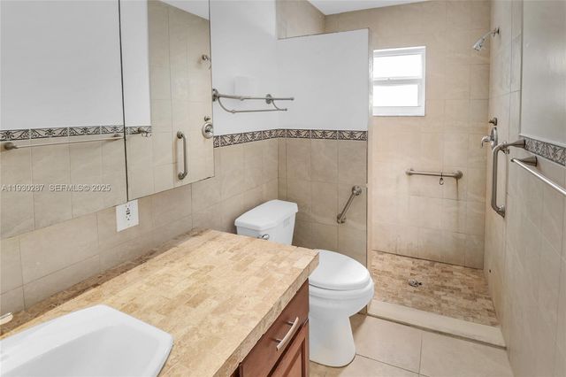 1331 Campanelli Dr, Plantation, FL 33322