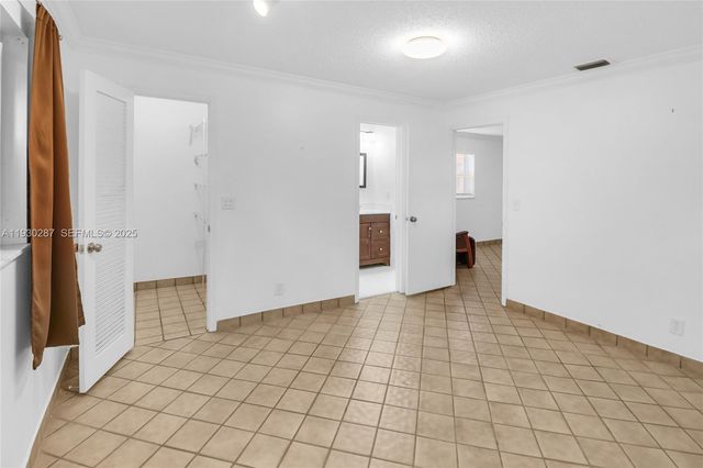 1331 Campanelli Dr, Plantation, FL 33322