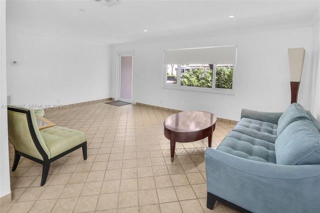 1331 Campanelli Dr, Plantation, FL 33322