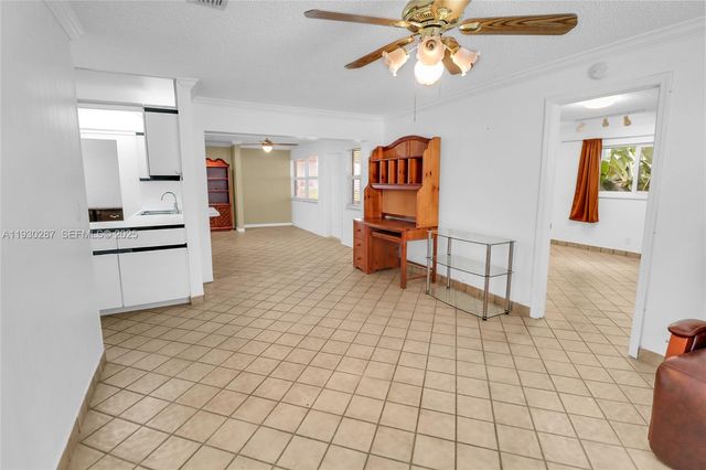1331 Campanelli Dr, Plantation, FL 33322