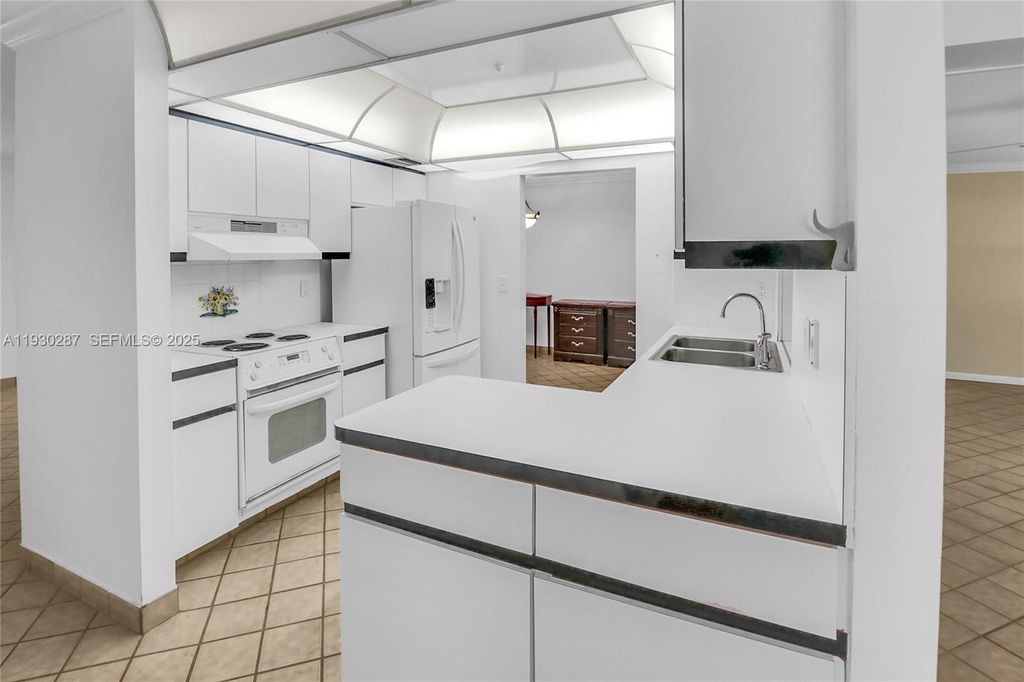 Image 11 of property listing at 1331 Campanelli Dr, Plantation, FL 33322