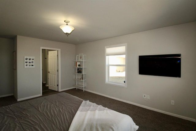 2635 S Claremont Drive, Beloit, WI 53511