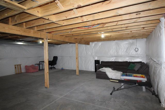 2635 S Claremont Drive, Beloit, WI 53511