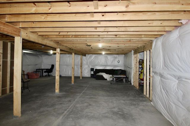 2635 S Claremont Drive, Beloit, WI 53511