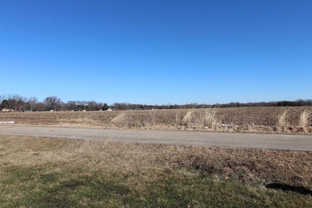 2635 S Claremont Drive, Beloit, WI 53511