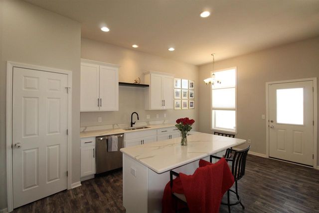 2635 S Claremont Drive, Beloit, WI 53511