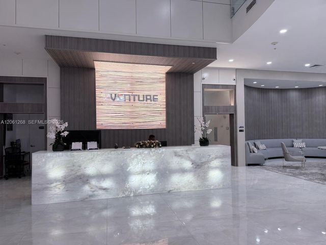 18800 NE 29th Avenue 323, Aventura, FL 33180