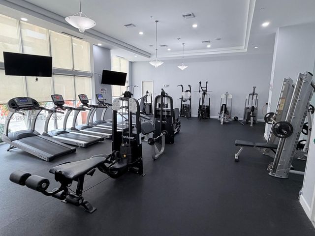 18800 NE 29th Avenue 323, Aventura, FL 33180