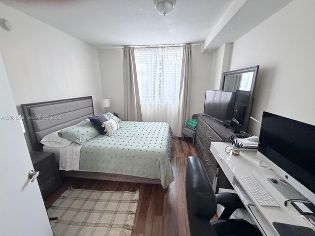 18800 NE 29th Avenue 323, Aventura, FL 33180