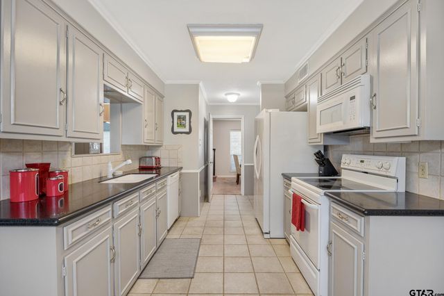 1511 Yosemite, Tyler, TX 75703