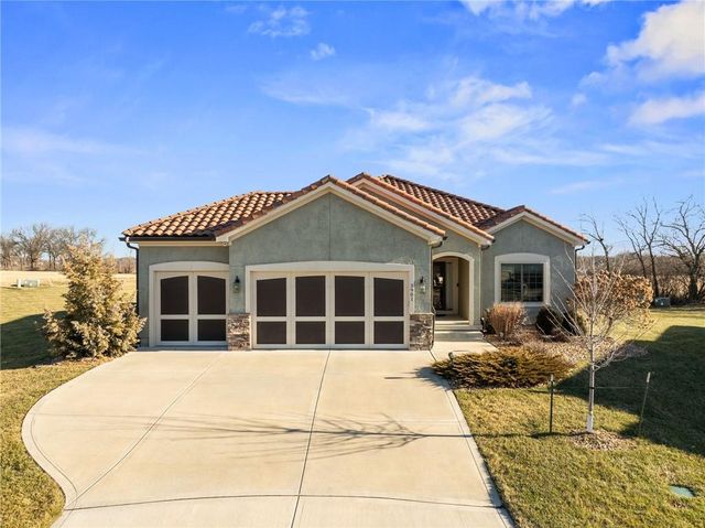 3901 SW Odell Drive, Lee's Summit, MO 64082