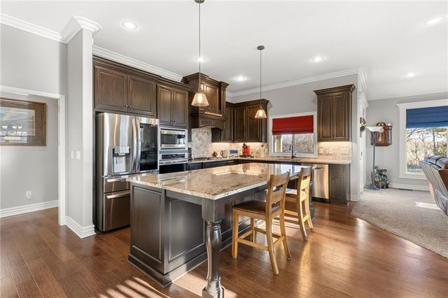 3901 SW Odell Drive, Lee's Summit, MO 64082