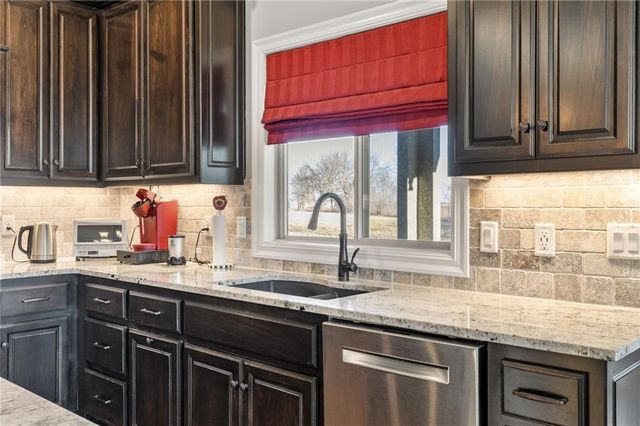 3901 SW Odell Drive, Lee's Summit, MO 64082