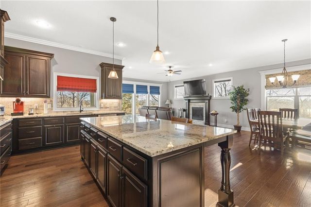 3901 SW Odell Drive, Lee's Summit, MO 64082