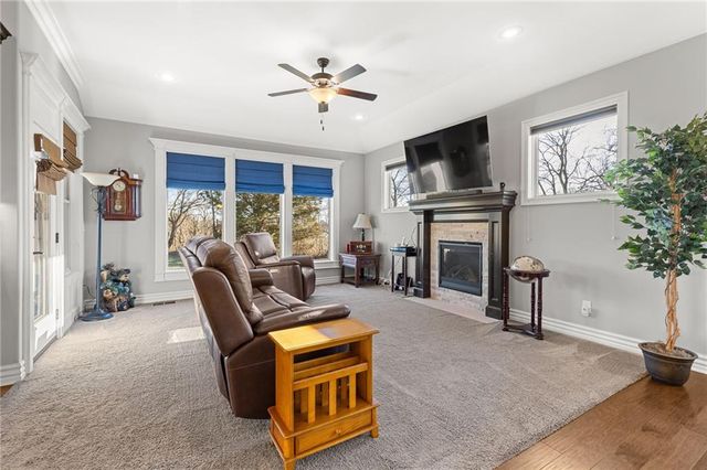 3901 SW Odell Drive, Lee's Summit, MO 64082