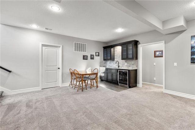 3901 SW Odell Drive, Lee's Summit, MO 64082