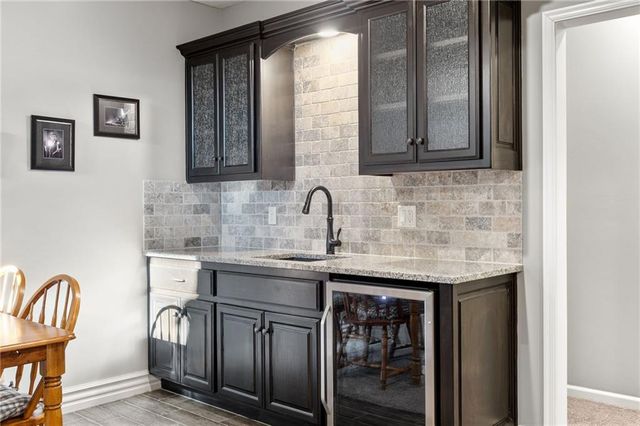 3901 SW Odell Drive, Lee's Summit, MO 64082