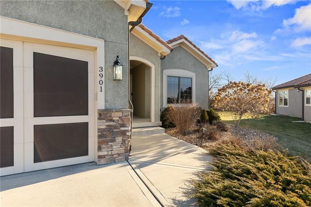 3901 SW Odell Drive, Lee's Summit, MO 64082