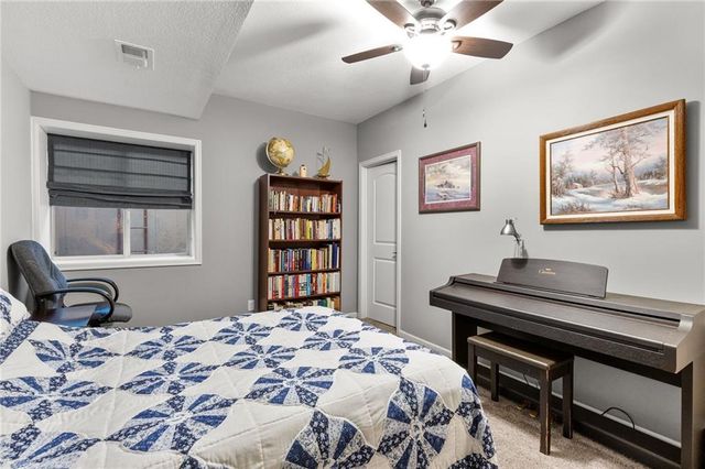 3901 SW Odell Drive, Lee's Summit, MO 64082