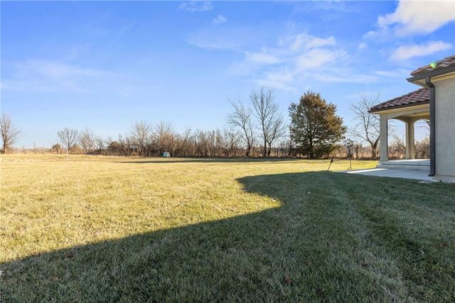 3901 SW Odell Drive, Lee's Summit, MO 64082