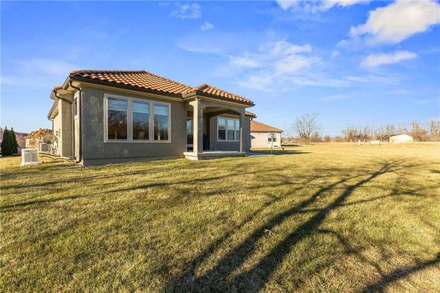 3901 SW Odell Drive, Lee's Summit, MO 64082